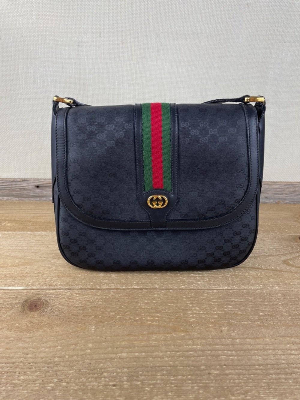 Vintage Gucci Micro GG Supreme Web Sherry Line CrossbodyBag - Picture 15 of 15